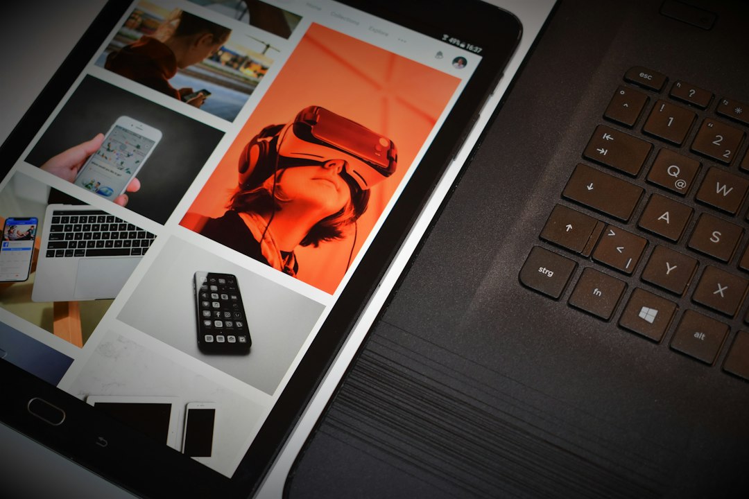 Laptop workspace representing responsive Elementor breakpoint planning
